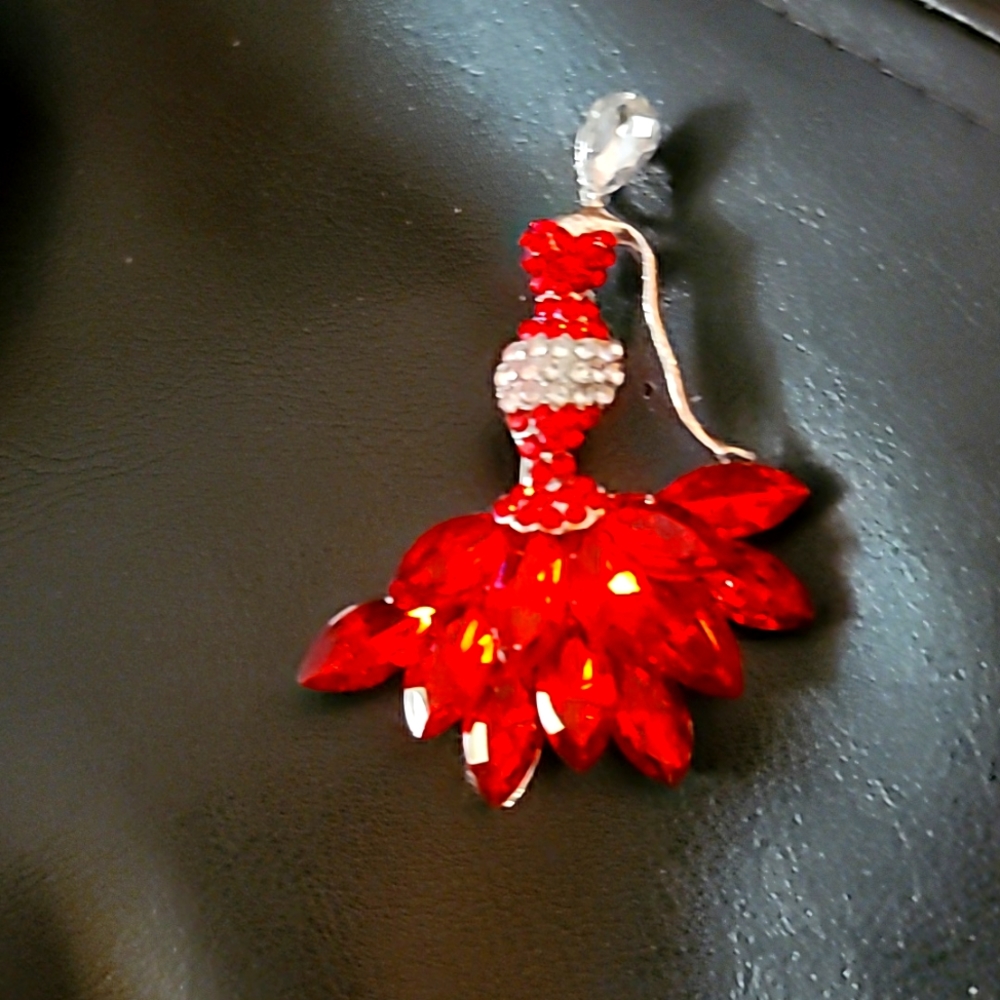 Pins/Brooches